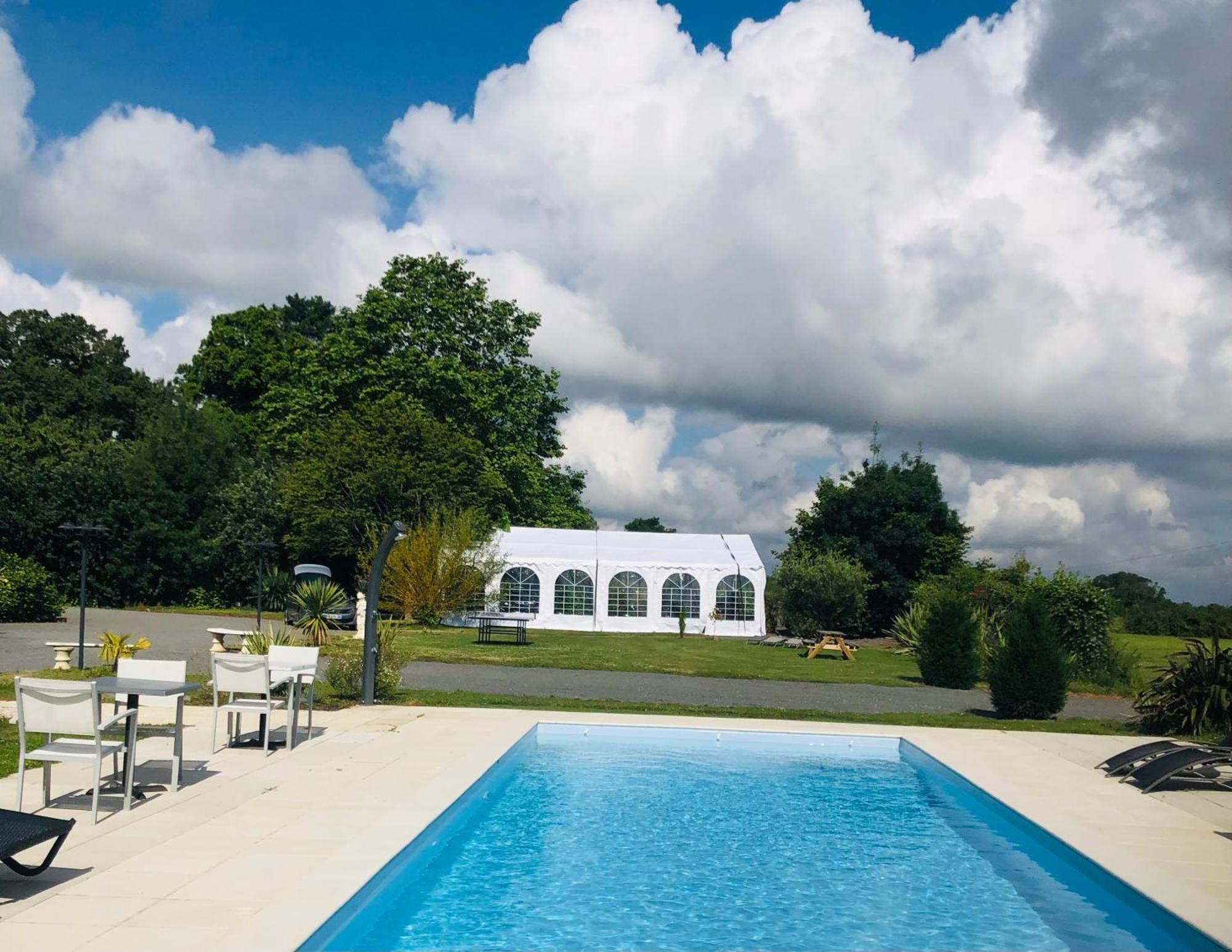 Hotel Particulier Chateau Des Marais Proximite Et Vue Sur Le Lac De Grand Lieu Saint-Philbert-de-Grand-Lieu 외부 사진